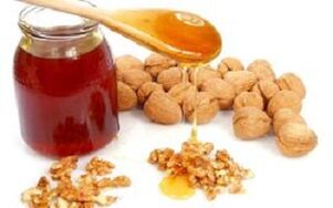Honey with nuts - a popular treatment for penis enlargement